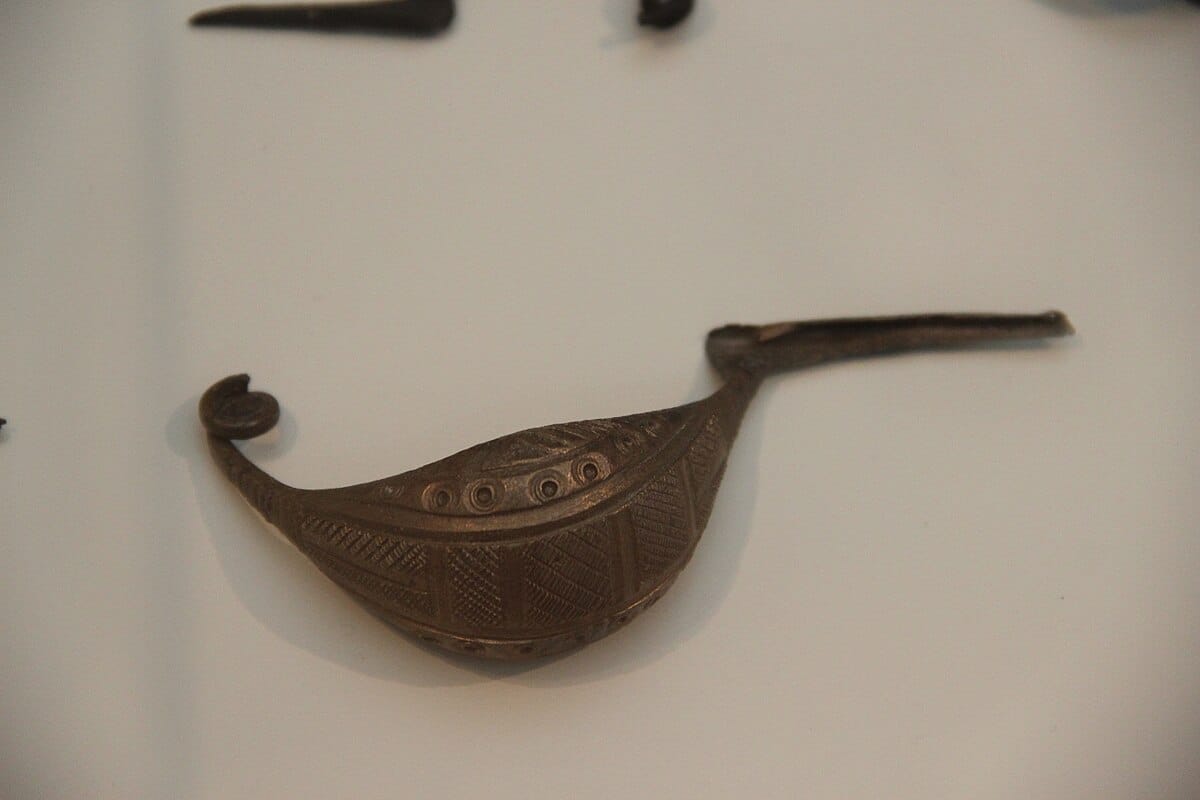 Bronze fibula from 6th century BC Etruria.