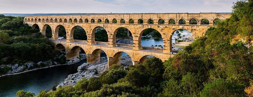 Roman innovations aqueduct Pont du Gard bridge