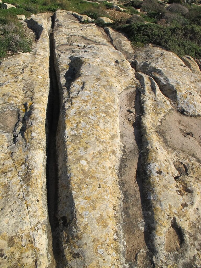 Twin grooves on the Ta' Ċenċ plateau near the cliff edge